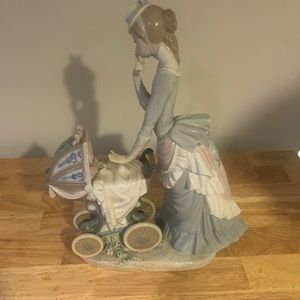 Mom and baby lladro